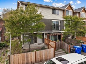 9011 46th Avenue S B, Seattle WA 98118