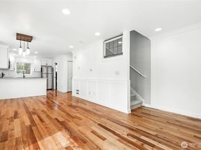 9011 46th Avenue S B, Seattle WA 98118