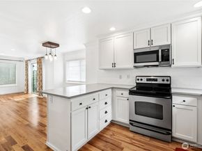 9011 46th Avenue S B, Seattle WA 98118