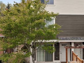 9011 46th Avenue S B, Seattle WA 98118