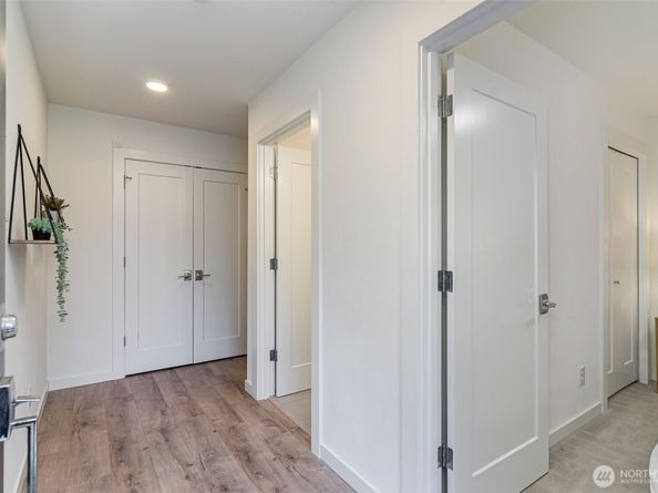 437 NE 73rd Street A, Seattle WA 98115