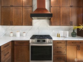 5390 237th Terrace SE 302, Issaquah WA 98029