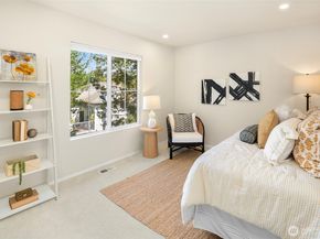 5390 237th Terrace SE 302, Issaquah WA 98029