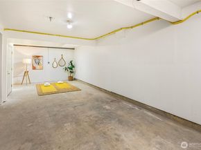 5390 237th Terrace SE 302, Issaquah WA 98029
