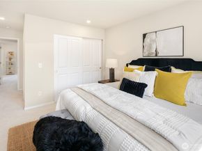 5390 237th Terrace SE 302, Issaquah WA 98029