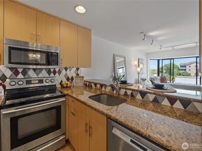 211 Summit Avenue E 405, Seattle WA 98102