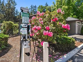 206 Mountain Park Boulevard SW D203, Issaquah WA 98027