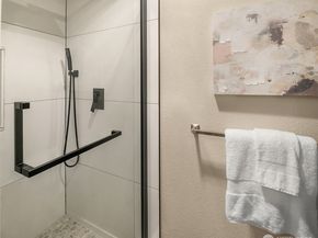 206 Mountain Park Boulevard SW D203, Issaquah WA 98027