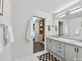 4457 44th Avenue SW 101, Seattle WA 98116