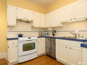 1709 E Republican Street 6, Seattle WA 98112