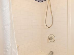 1709 E Republican Street 6, Seattle WA 98112