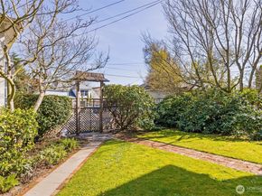 1709 E Republican Street 6, Seattle WA 98112