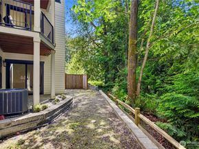 12109 NE 105th St, Kirkland WA 98033