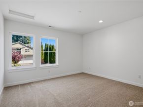 12109 NE 105th St, Kirkland WA 98033