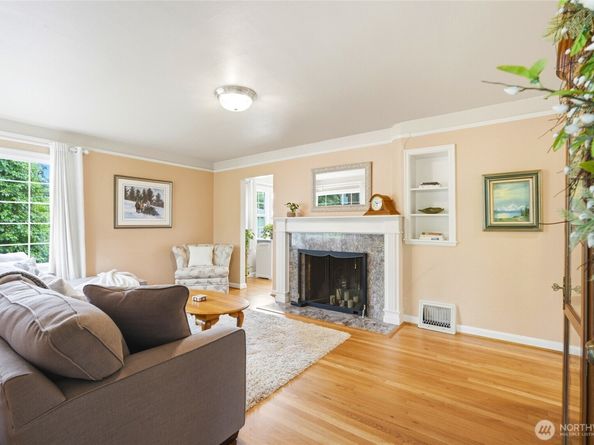 236 SW 166th Place, Normandy Park WA 98166