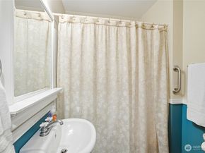 236 SW 166th Place, Normandy Park WA 98166