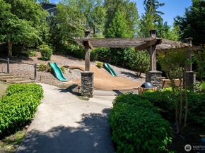 16990 NE 84th Court, Redmond WA 98052