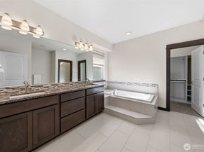 16990 NE 84th Court, Redmond WA 98052