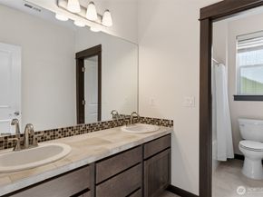 16990 NE 84th Court, Redmond WA 98052
