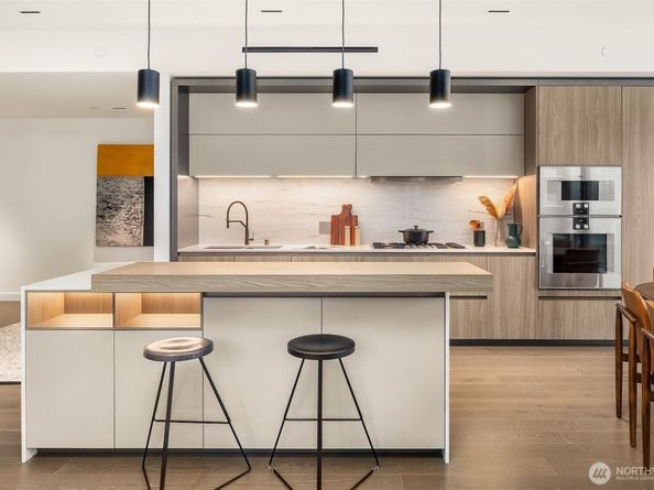 838 Avenue Square NE 1503, Bellevue WA 98004