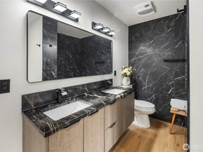 5520 Brooklyn Avenue NE, Seattle WA 98105