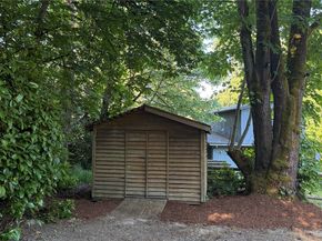 4434 137th Avenue NE, Bellevue WA 98005