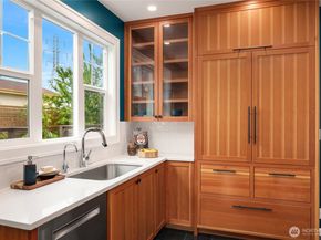 4620 15th Avenue S, Seattle WA 98108