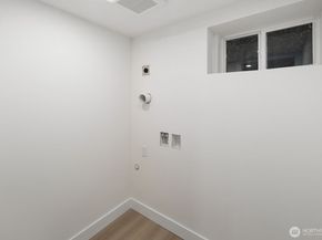 9553 Evanston Avenue N, Seattle WA 98103