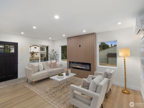 9553 Evanston Avenue N, Seattle WA 98103