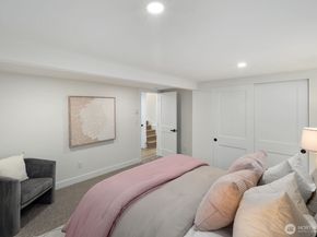 9553 Evanston Avenue N, Seattle WA 98103
