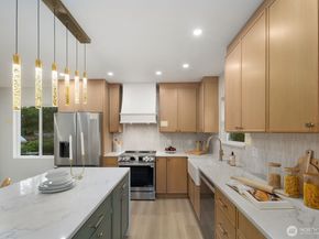 9553 Evanston Avenue N, Seattle WA 98103
