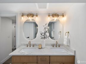 9553 Evanston Avenue N, Seattle WA 98103