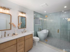9553 Evanston Avenue N, Seattle WA 98103