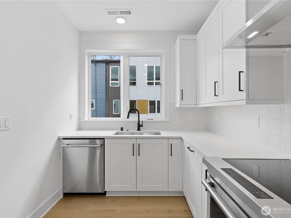 12207 137th Place NE 2603, Redmond WA 98052