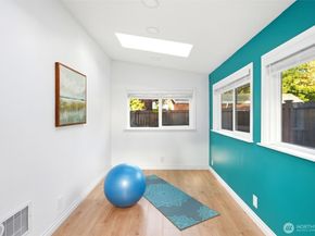 3502 29th Avenue W, Seattle WA 98199