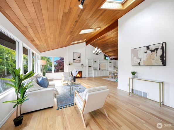 3502 29th Avenue W, Seattle WA 98199