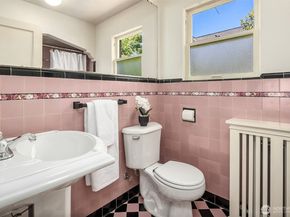4007 48th Avenue NE, Seattle WA 98105