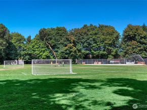 4007 48th Avenue NE, Seattle WA 98105