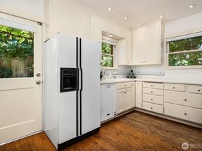 4007 48th Avenue NE, Seattle WA 98105