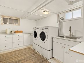 4007 48th Avenue NE, Seattle WA 98105