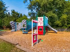 19719 41st Avenue NE, Lake Forest Park WA 98155