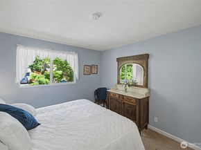 19719 41st Avenue NE, Lake Forest Park WA 98155