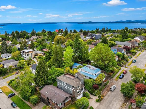 2607 W Newton Street, Seattle WA 98199