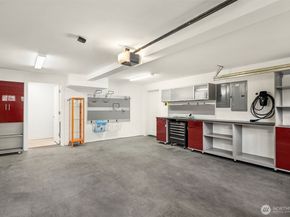 2607 W Newton Street, Seattle WA 98199