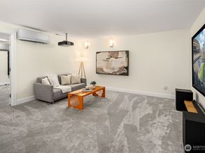 2607 W Newton Street, Seattle WA 98199
