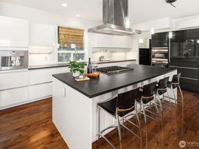 2607 W Newton Street, Seattle WA 98199