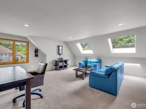 15454 SE 67th Street, Bellevue WA 98006