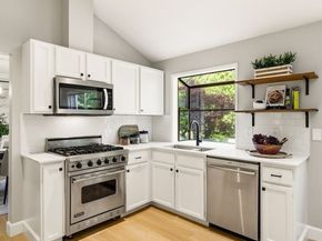 920 225th Court NE, Sammamish WA 98074