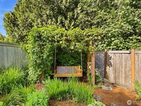 920 225th Court NE, Sammamish WA 98074