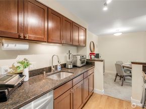 15827 NE Leary Way B114, Redmond WA 98052